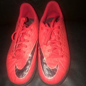 Lightly used Red Nike shoes size 8
